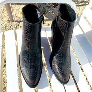 Brand new 2 tone snake skin style boots,